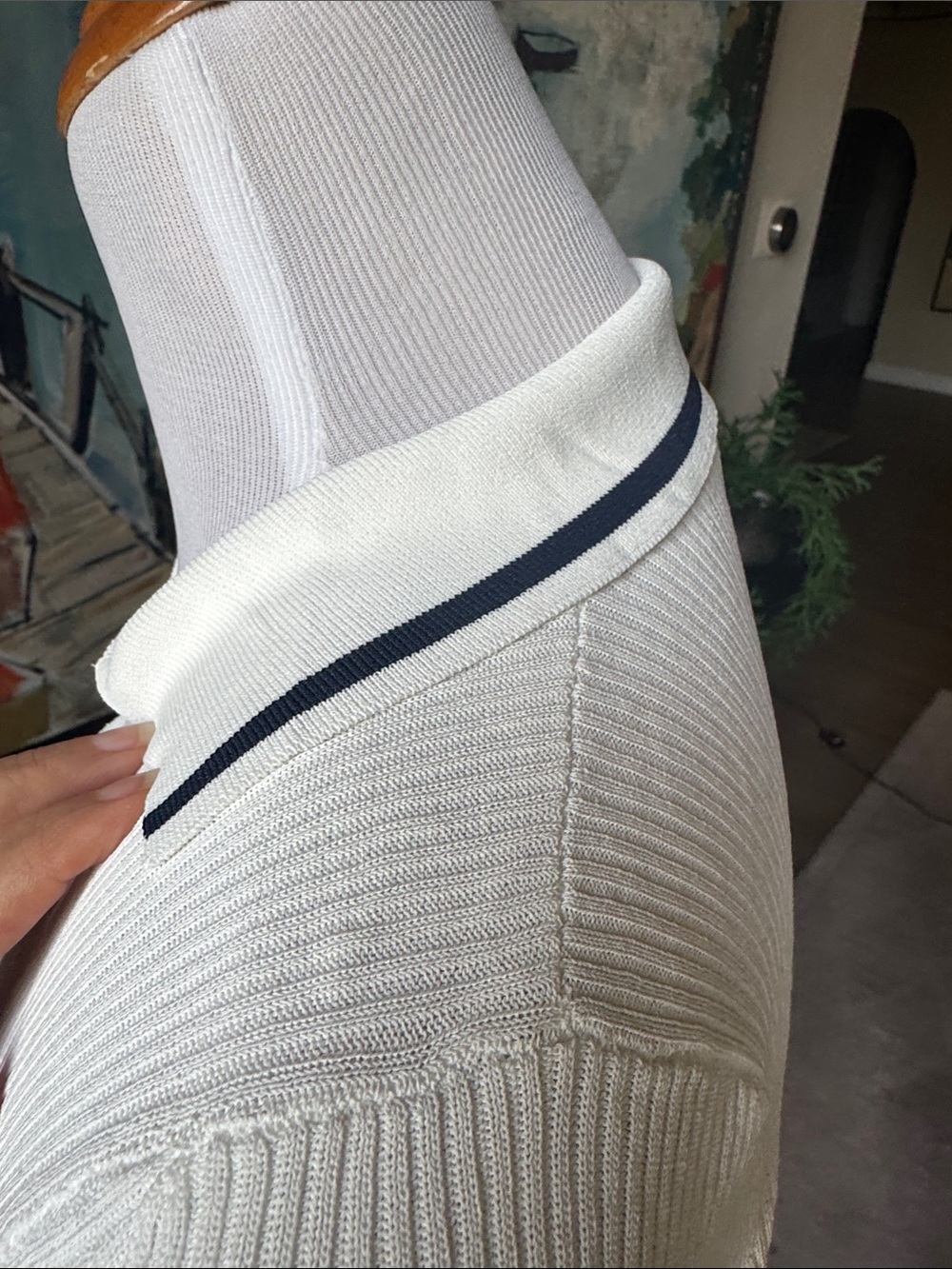 MaxMara Cream Ribbed V-Neck Long Sleeve Sweater with Navy Trim - Picture 4 of 5